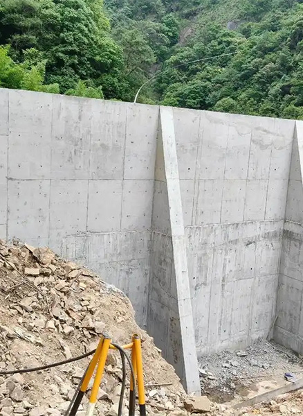 开封顺河回族区重力式挡土墙
